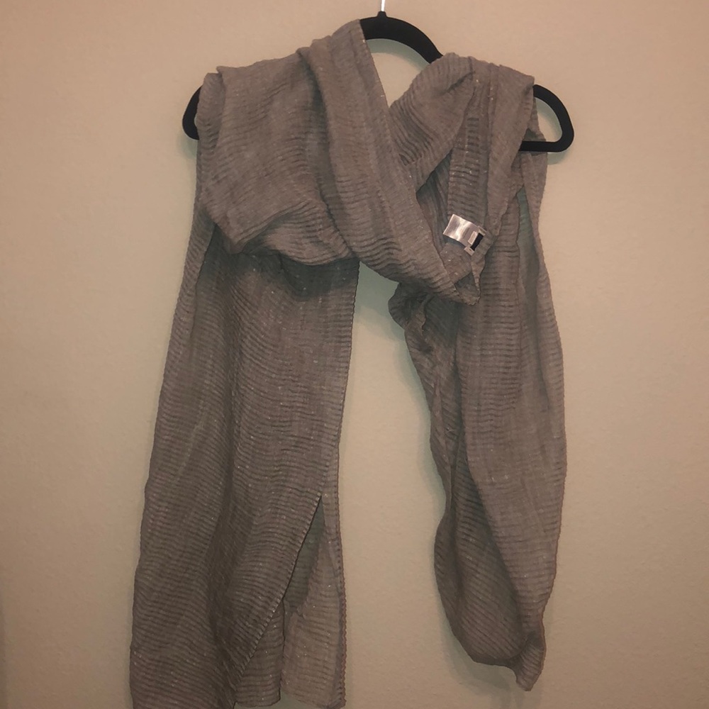 Scarf - Picture 1 of 2